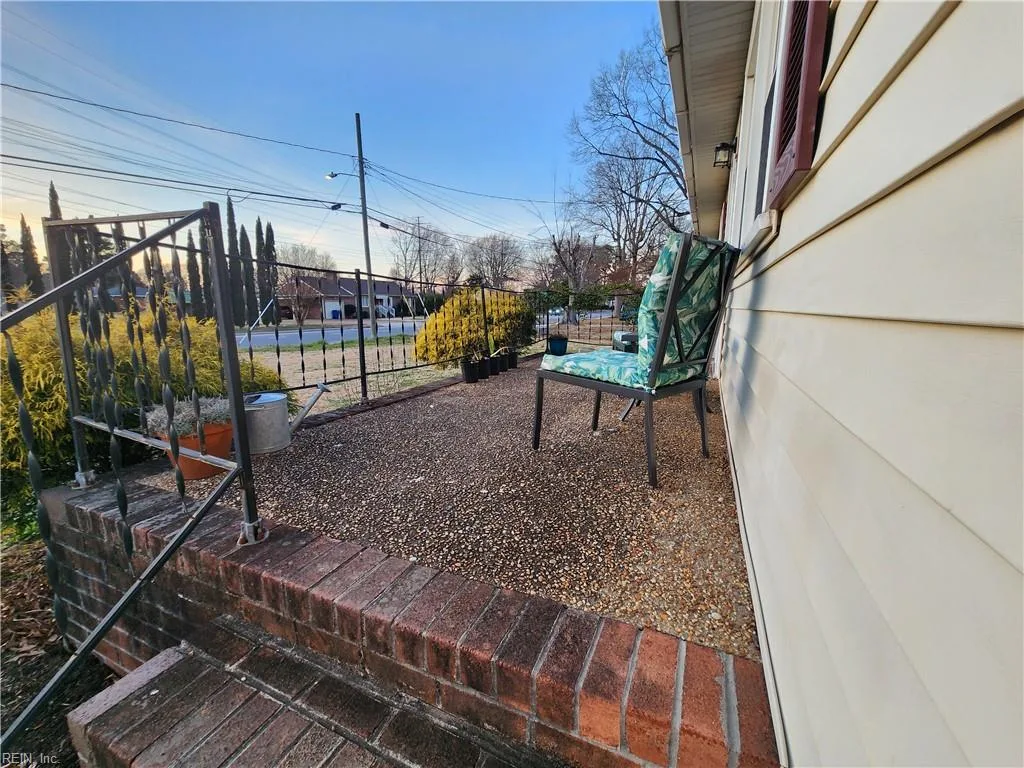 684 Harpersville Road, Newport News — photo