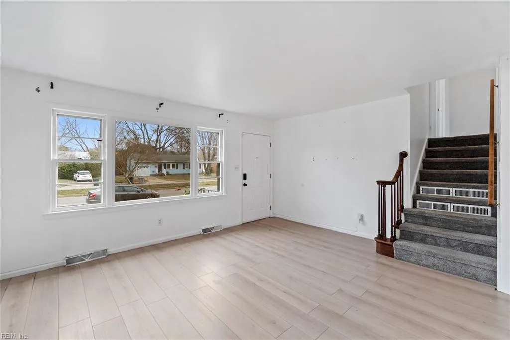 222 Clemwood Parkway, Hampton — photo