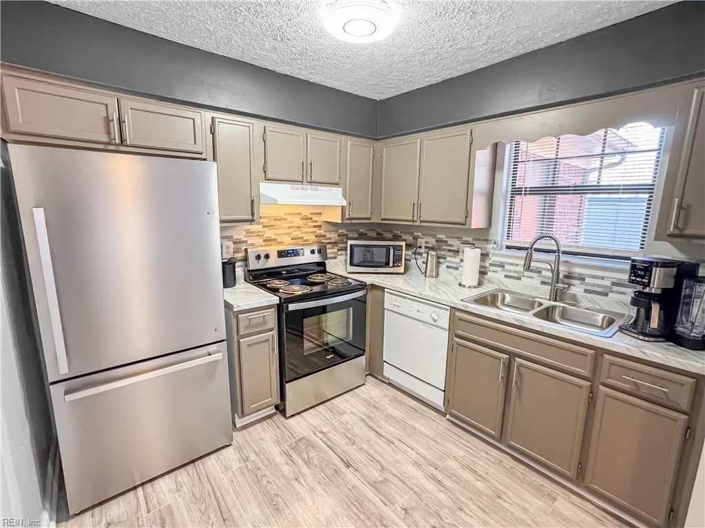 363 Deputy Lane #F, Newport News — photo