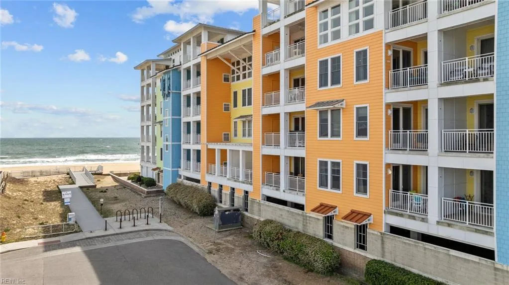 3700 Sandpiper Rd #111a, Virginia Beach — photo