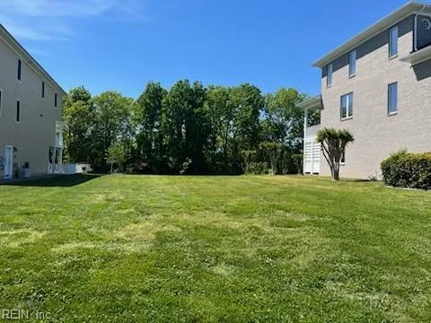 34 Channel LN, HAMPTON VA 23664