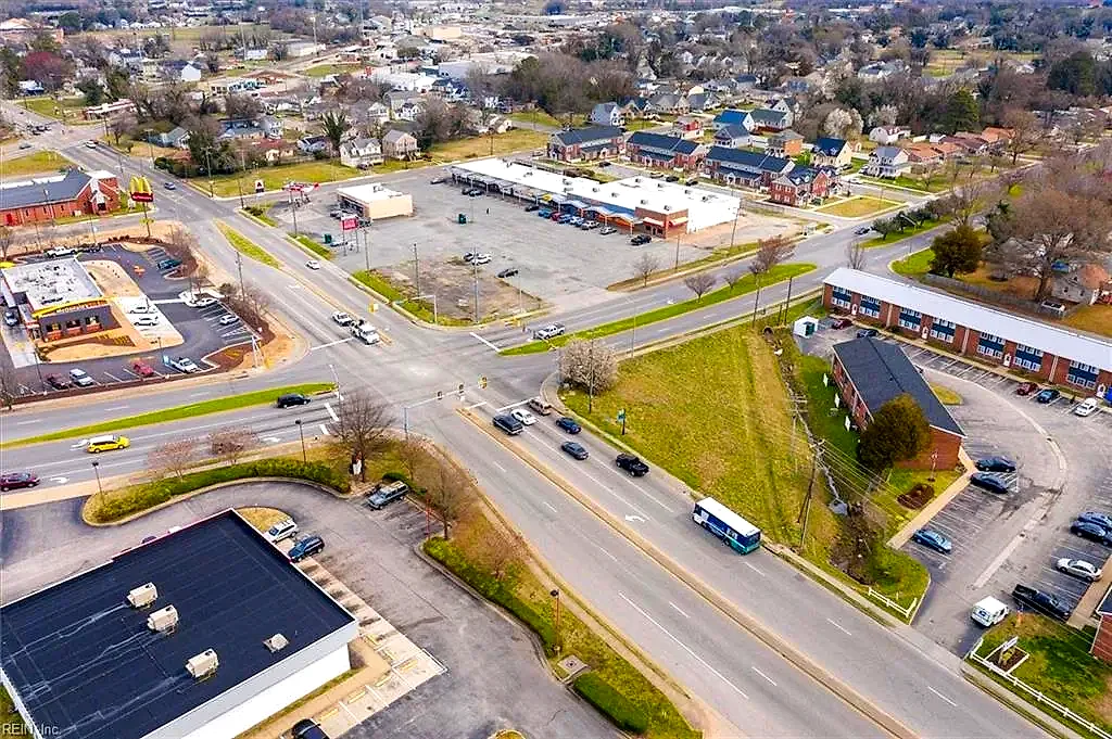 50 Settlers Landing Rd, Hampton — photo