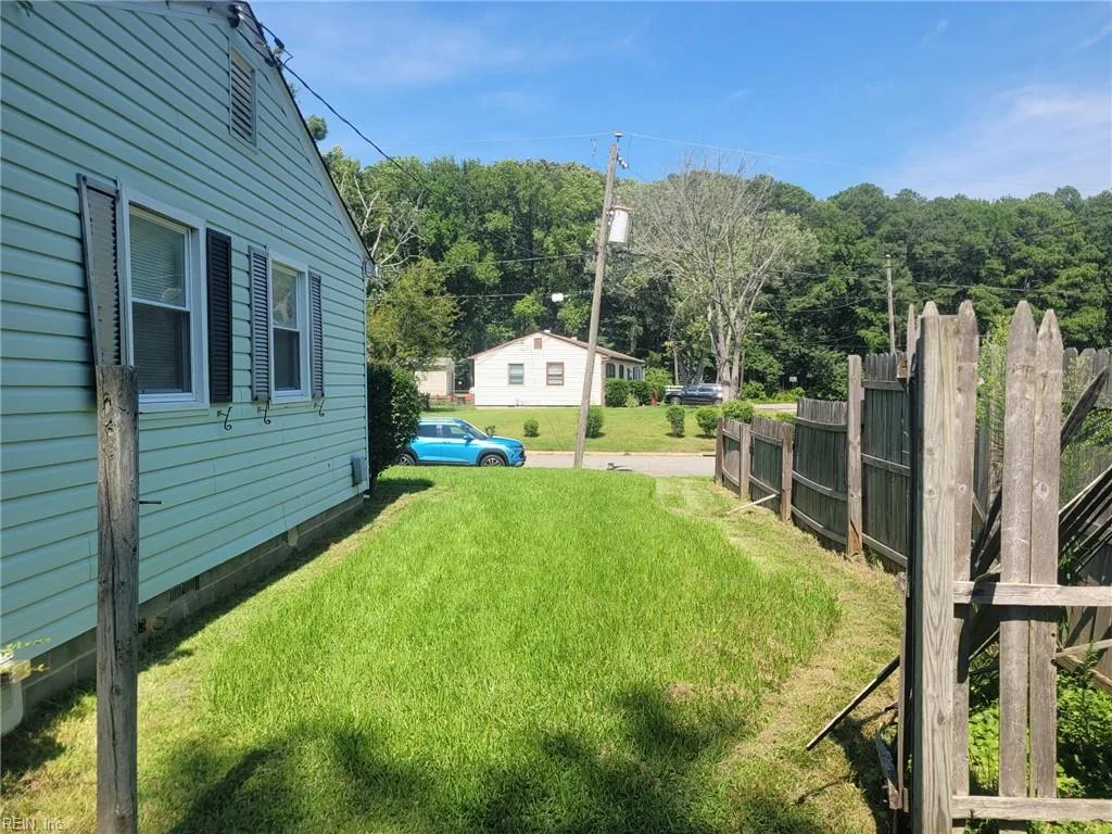 221 Picard Dr, Newport News — photo
