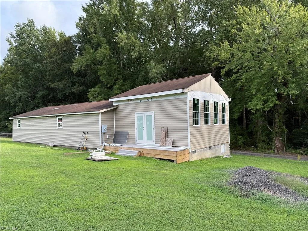 5323 Clay Bank RD, GLOUCESTER VA 23061