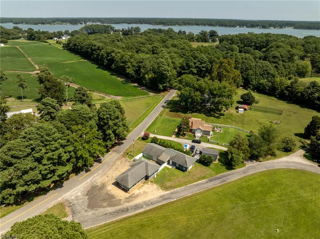 5762 East River Rd, Foster — photo