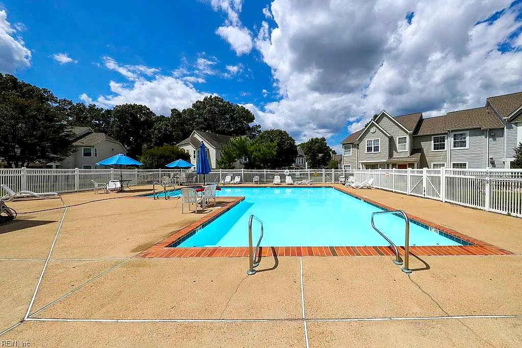 877 Whistling Swan Dr, Virginia Beach — photo