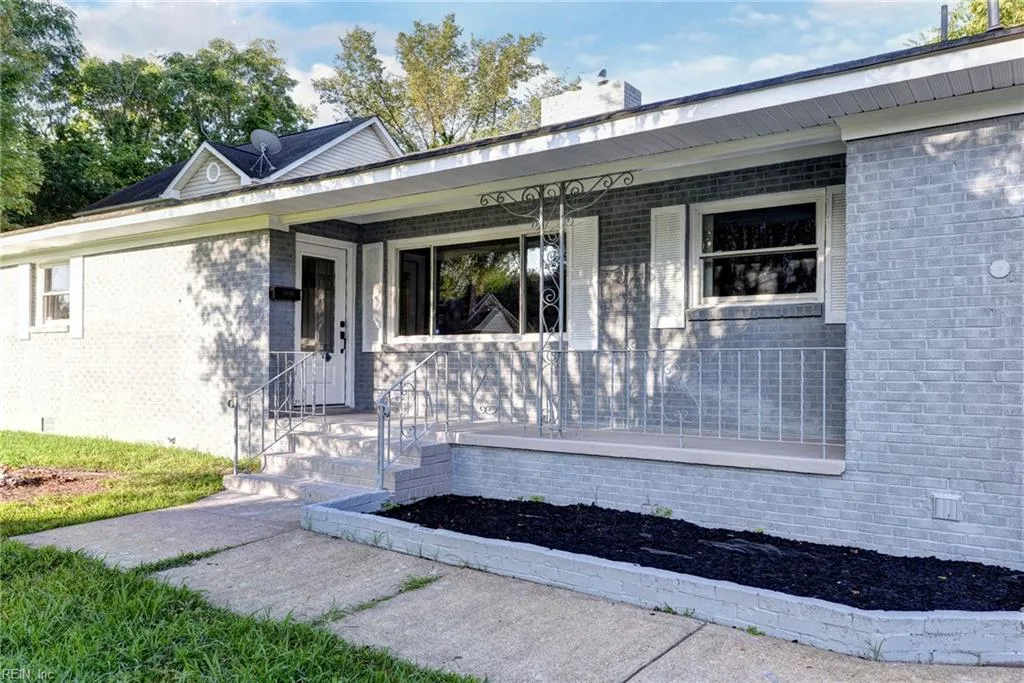 2506 Oak St, Portsmouth — photo
