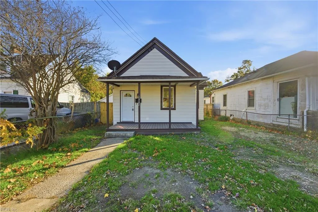 1002 E Pembroke AVE, HAMPTON VA 23669