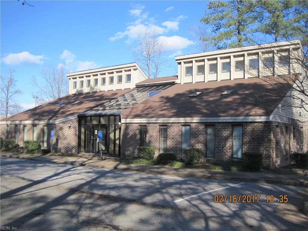 527 Oyster Point RD, NEWPORTNEWS VA 23602