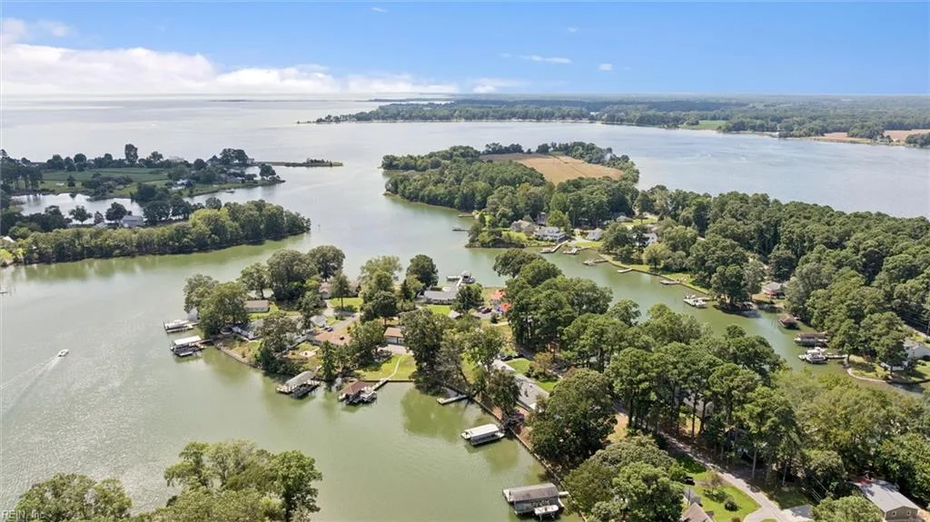 209 Lucom Point Dr, Reedville — photo