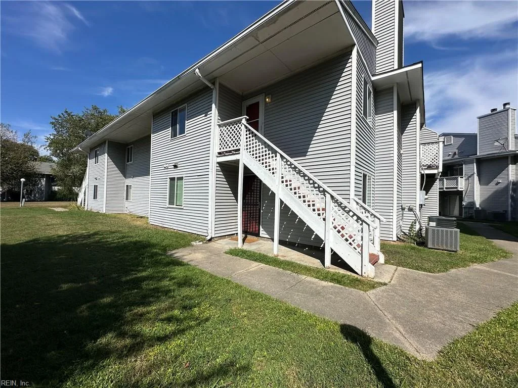 111 Roane Dr #F, Hampton — photo