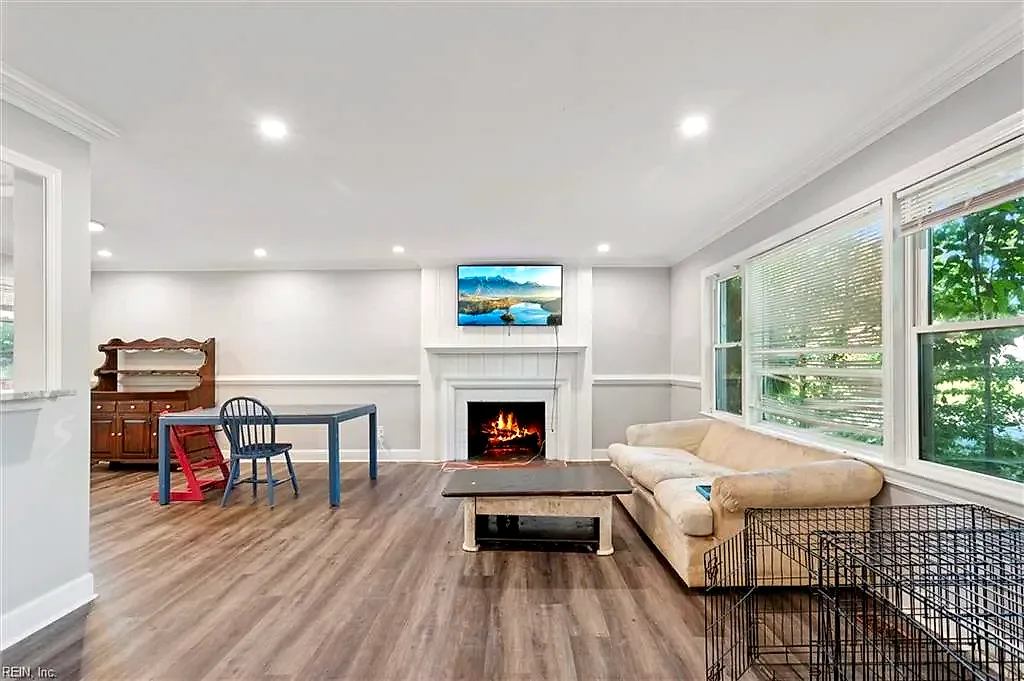 18 Brookfield Dr, Hampton — photo