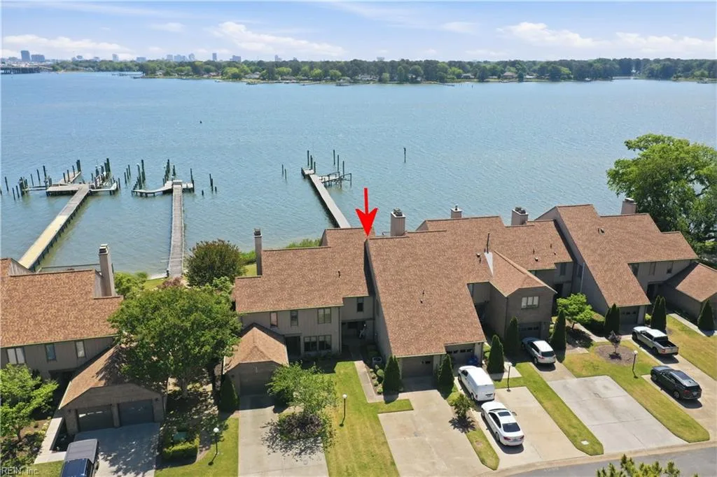 4291 Hatton Point LN, PORTSMOUTH VA 23703