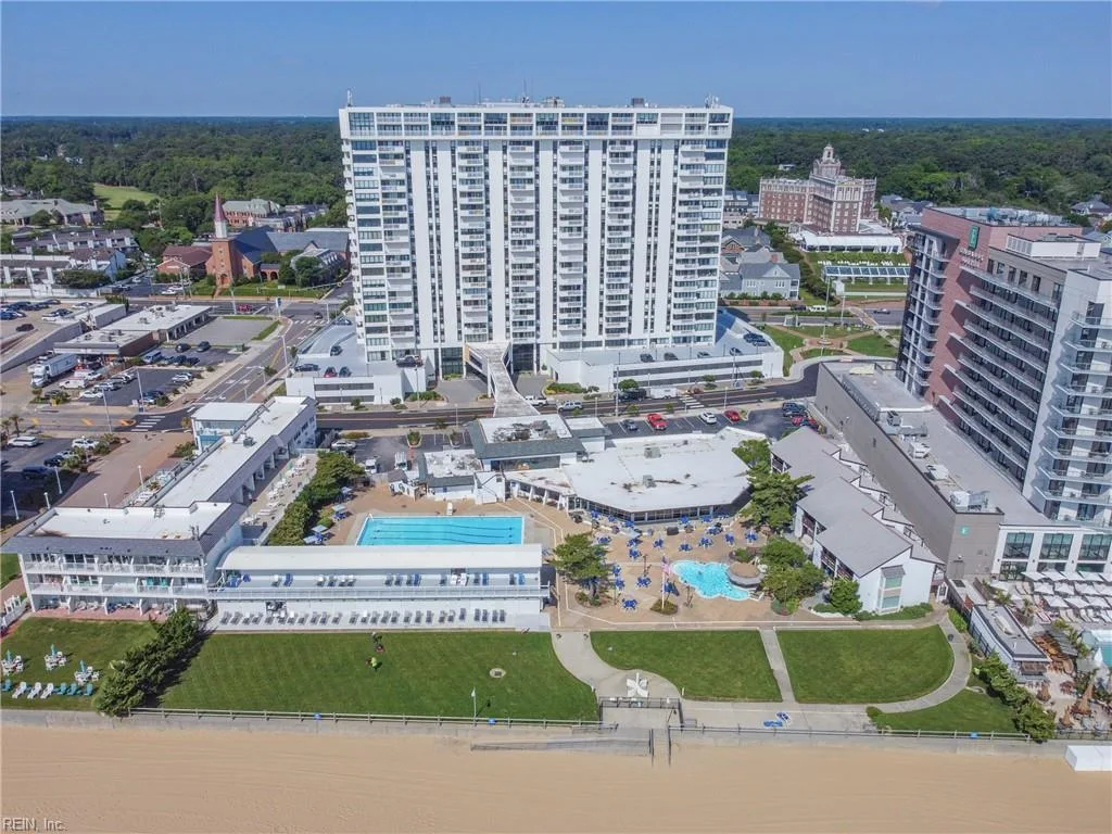 4004 Atlantic Ave #707, Virginia Beach — photo