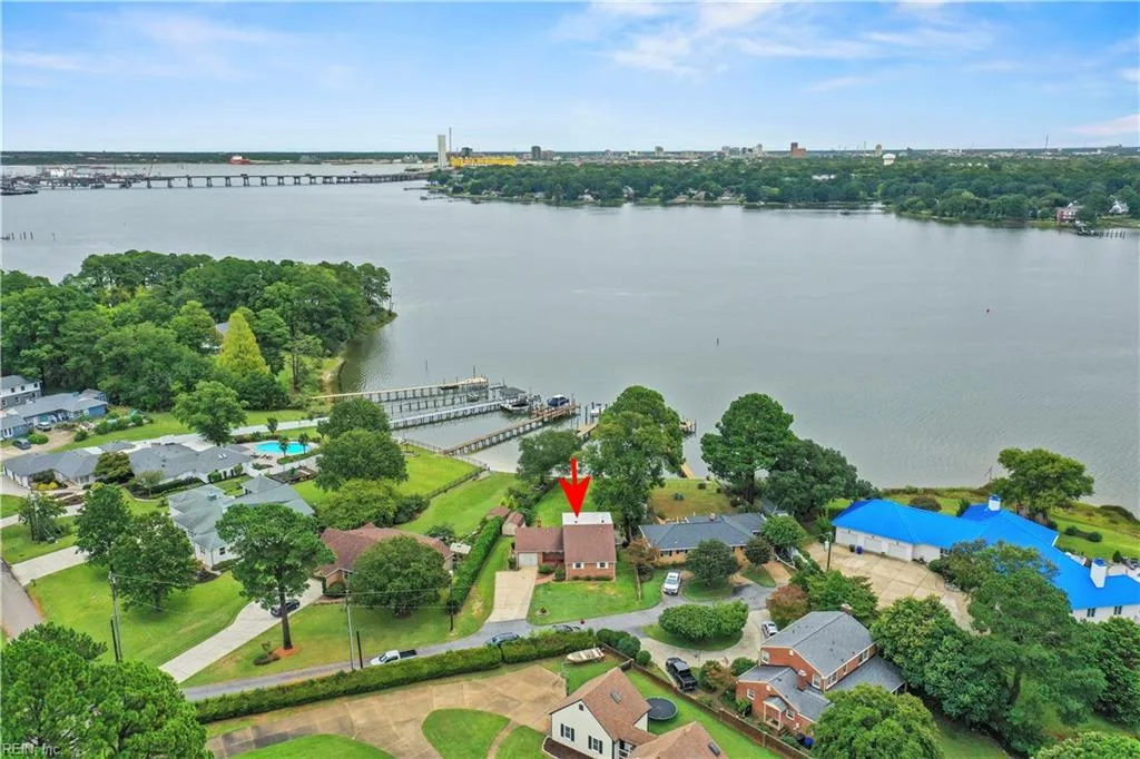 3121 Riveredge DR, PORTSMOUTH VA 23703