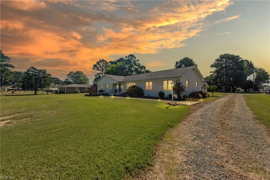 1028 Timberneck Rd, Deltaville — photo