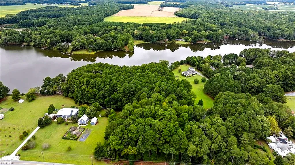 1.1+Ac Woodfield Dr, Belle Haven — photo