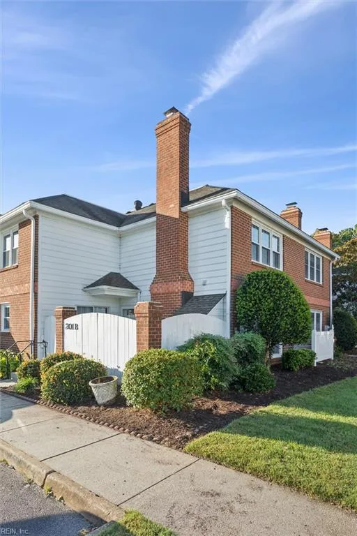201 Amersham Dr #B, Yorktown — photo