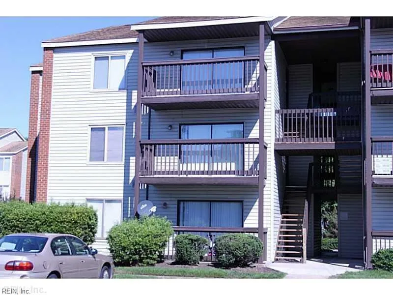 96 Wells Ct #2, Hampton — photo