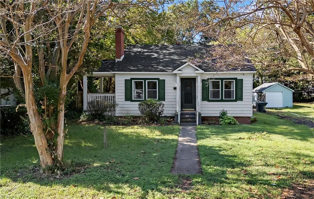 211 Greenbriar Ave, Hampton — photo