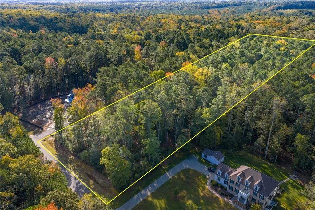 8 Riverwatch Dr, Gloucester — photo
