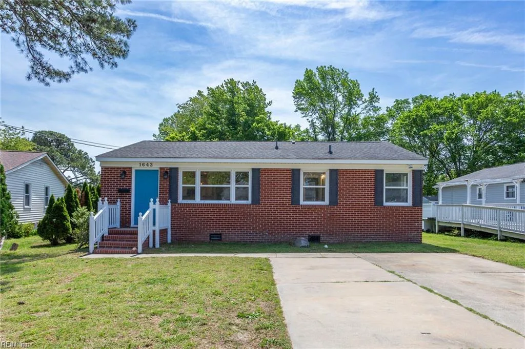 1642 Old Buckroe RD, HAMPTON VA 23664