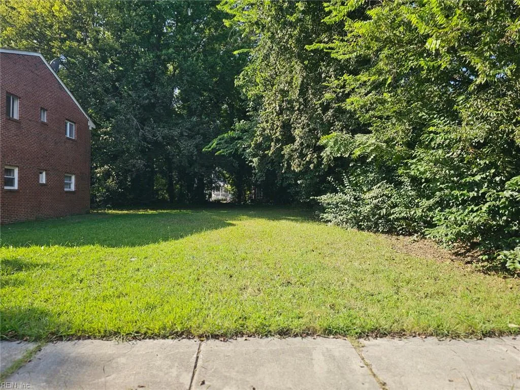 1827 Carswell St, Norfolk — photo