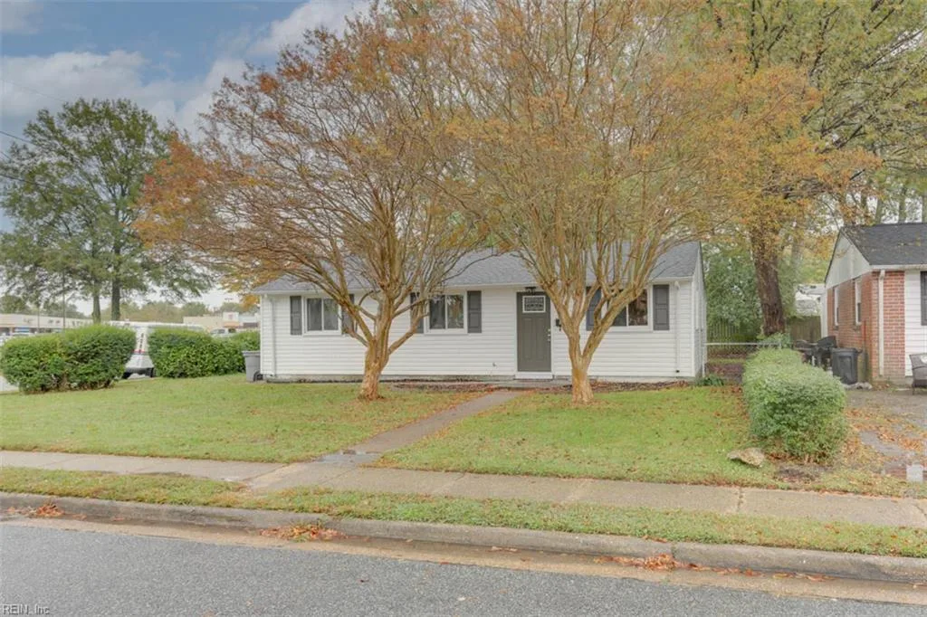 2020 Seward Dr, Hampton — photo