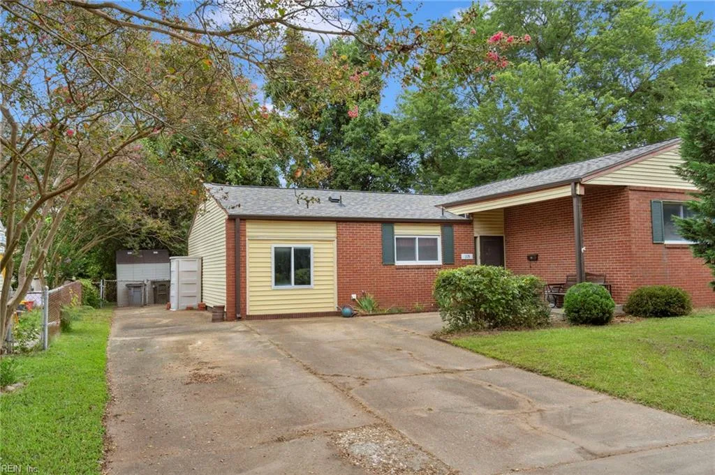 115 Deerfield Blvd, Hampton — photo