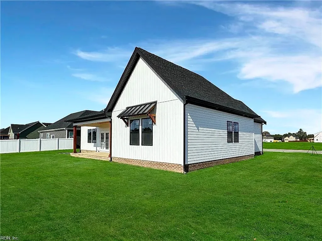Mm Tooley Harbor (Savanna Premiere), Elizabeth City — photo