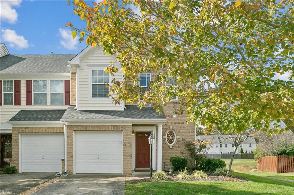 211 Emily Ln, Yorktown — photo