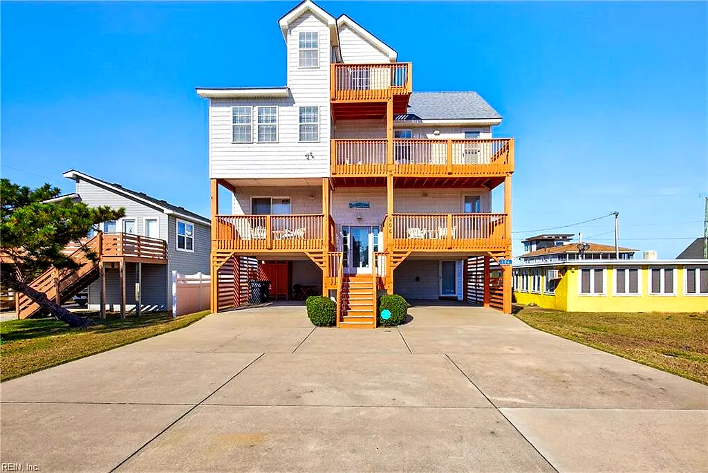 206 E Palmetto St, Kill Devil Hills — photo