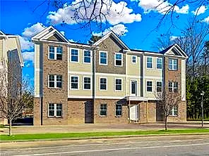 621 Commonwealth Dr, Yorktown — photo