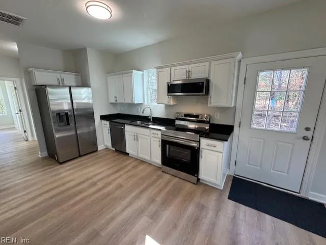12401 Cedar Trl, Gloucester — photo