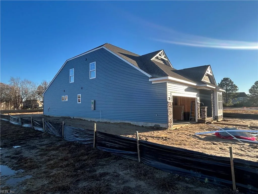102 Waggle Dr, Suffolk — photo