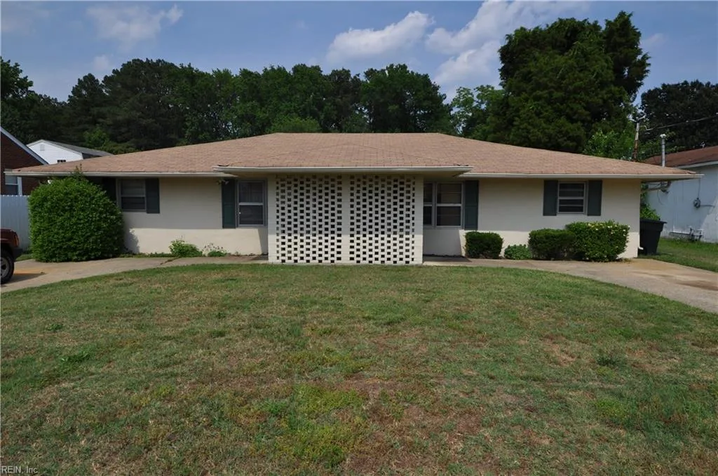 2 Mcdonald Rd #A, Hampton — photo