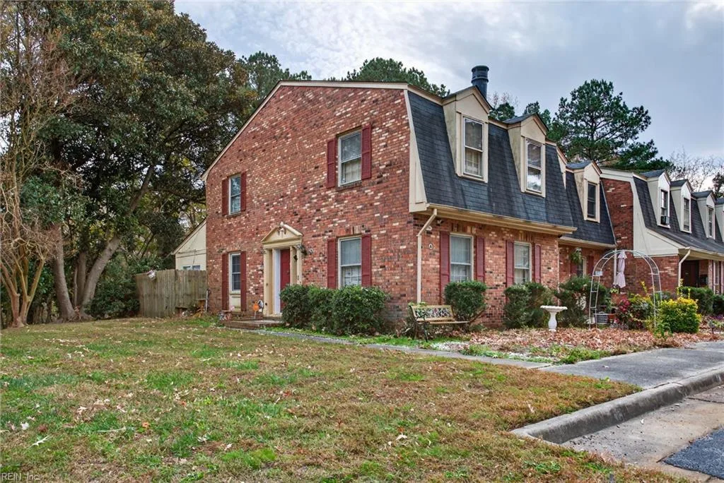 373 Circuit Ln #A, Newport News — photo