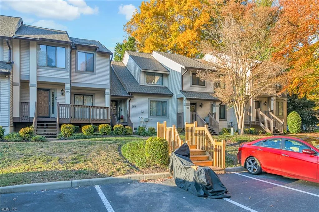 222 Bridgewater Dr, Newport News — photo