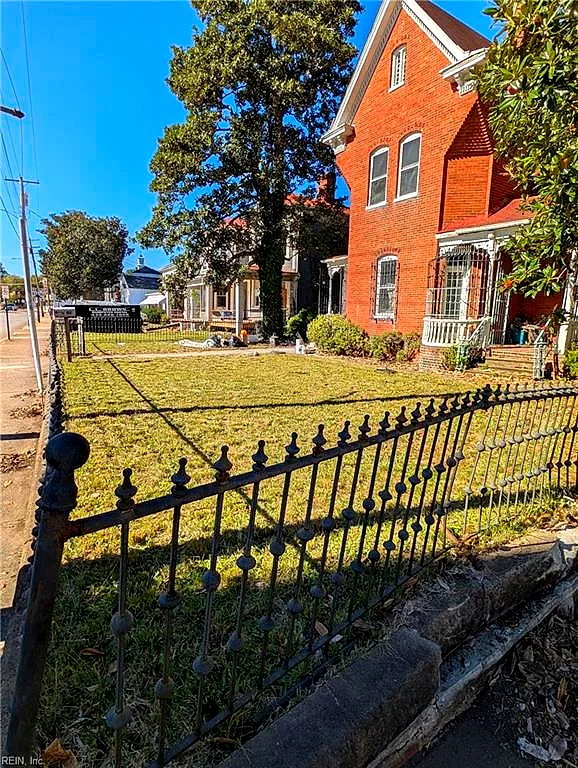 725 N Main St, Danville — photo