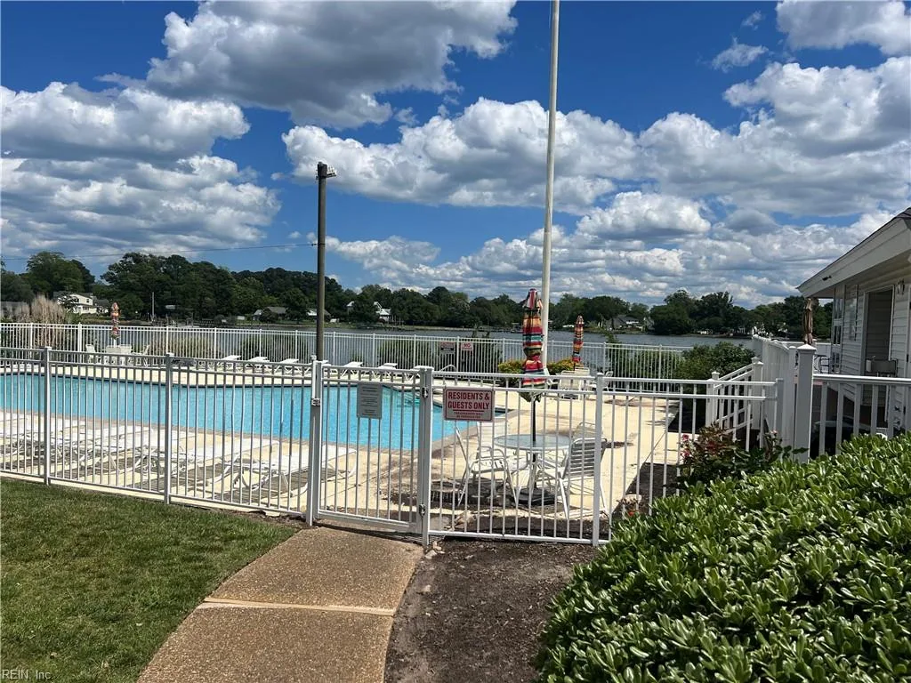 240 Dockside DR #C, HAMPTON VA 23669