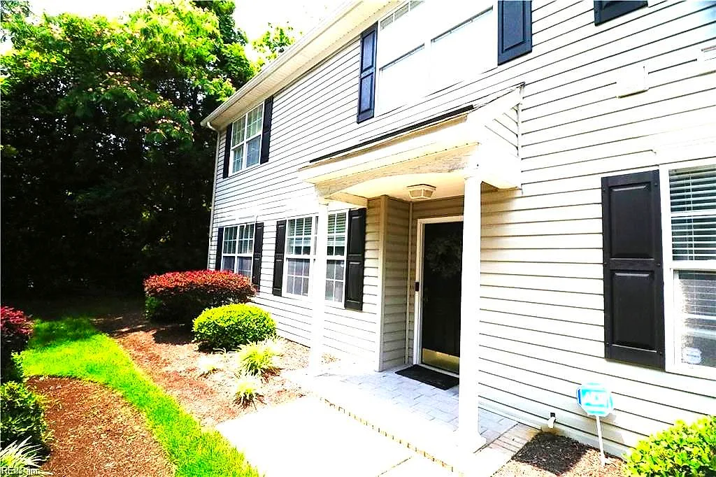 2004 Sawgrass Ln, Portsmouth — photo
