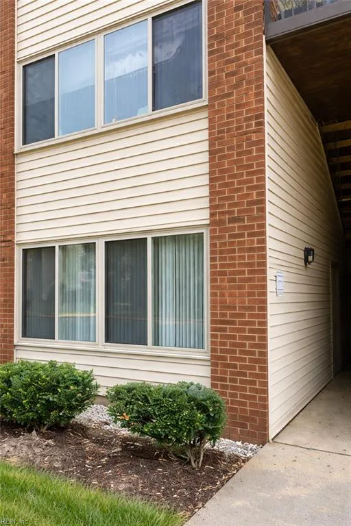 105 Hampton Club Dr, Hampton — photo