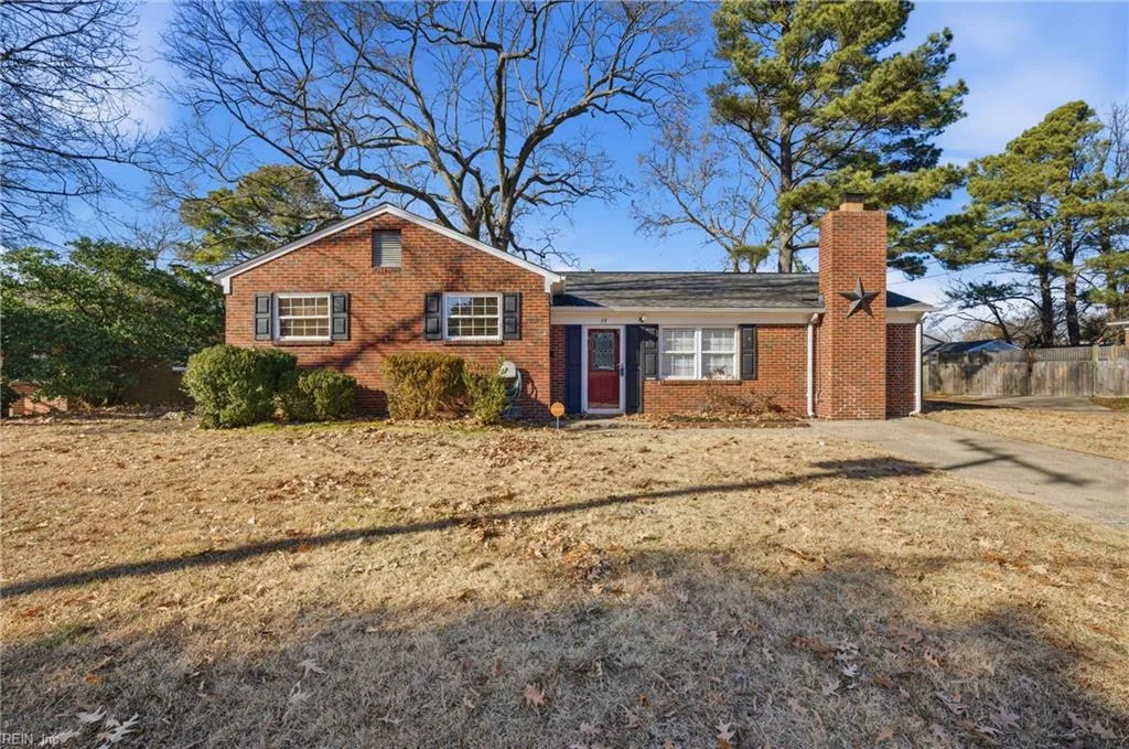 39 Longwood DR, HAMPTON VA 23669