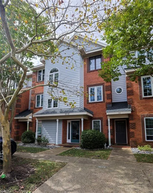 304 Mainsail DR #15, HAMPTON VA 23664