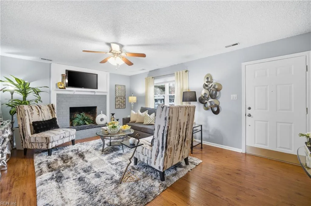 1617 Woodbriar Ln, Chesapeake — photo