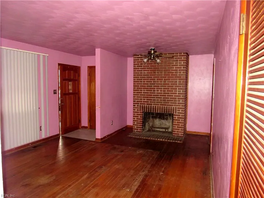 10 W Walker Rd, Hampton — photo