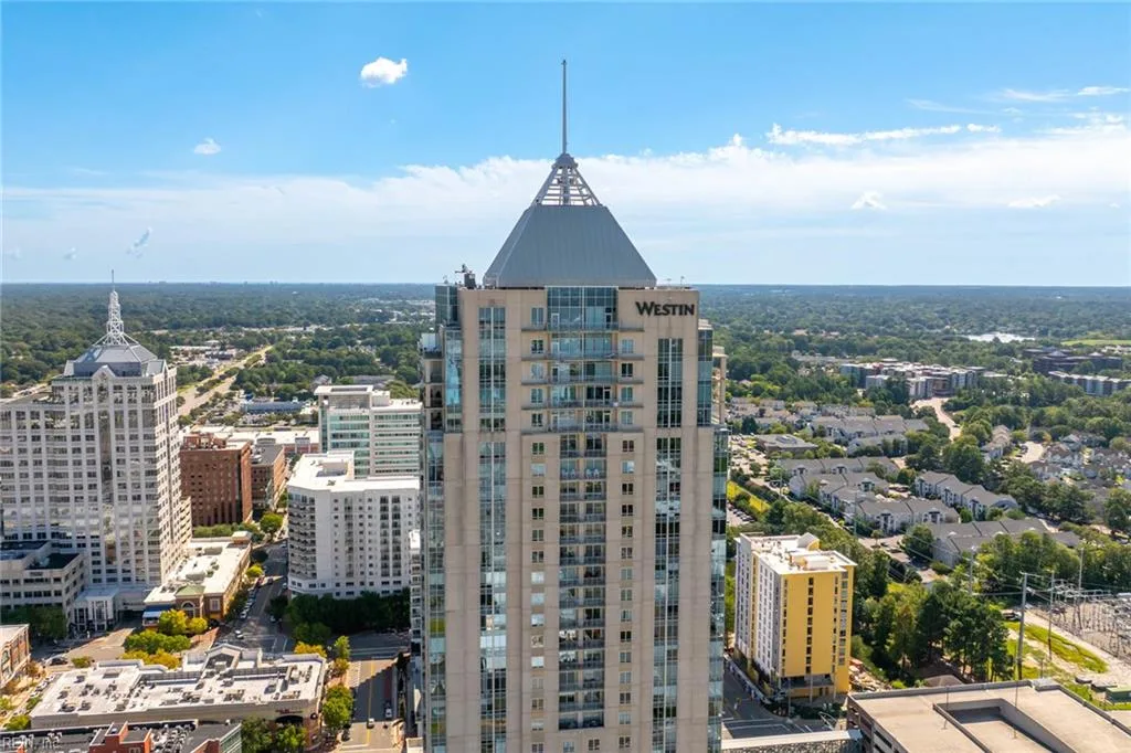 4545 Commerce St #1706, Virginia Beach — photo