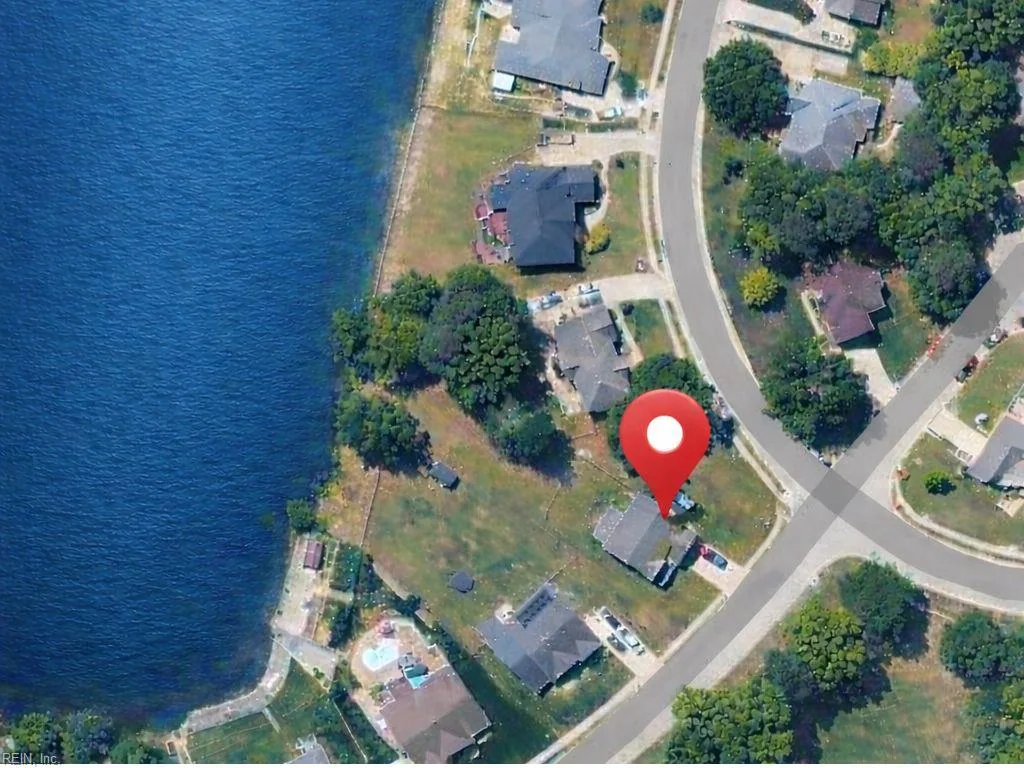 2099 Mill Lake Rd, Suffolk — photo