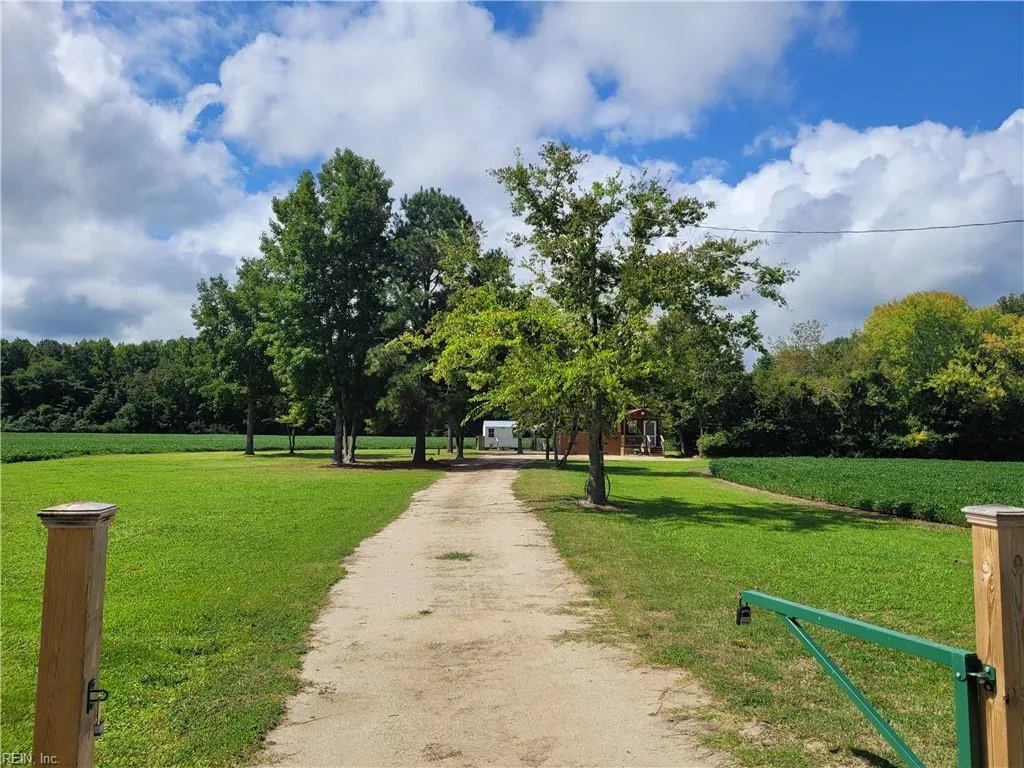9378 Robins Neck Rd, Gloucester — photo