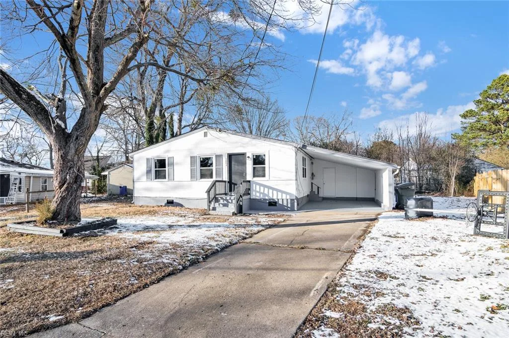 1004 E Russell Ct, Newport News — photo